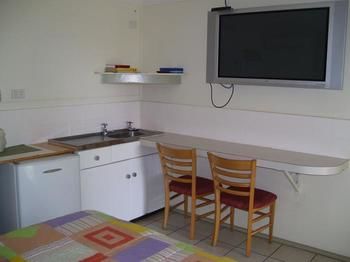 Glenwood Tourist Park & Motel - Accommodation Bookings 12