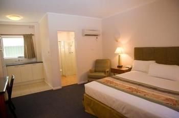 Clan Lakeside Lodge Terrigal - Accommodation Bookings 1