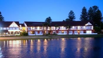 Clan Lakeside Lodge Terrigal - Accommodation Bookings 5