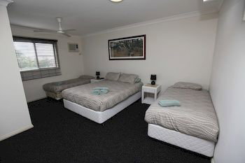 Across Country Motel And Serviced Apartments - Accommodation Bookings 11