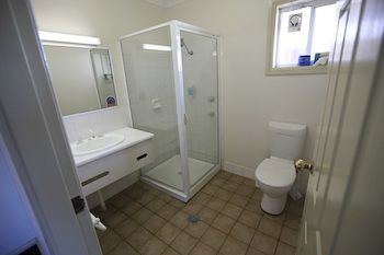 Across Country Motel And Serviced Apartments - Accommodation Bookings 12