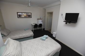 Across Country Motel And Serviced Apartments - Accommodation Bookings 16