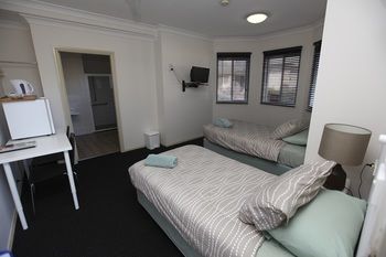 Across Country Motel And Serviced Apartments - Accommodation Bookings 19