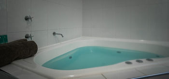 Akuna Motor Inn And Apartments - Accommodation Bookings 16
