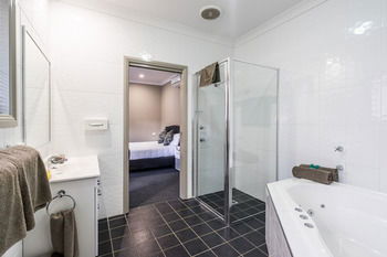 Akuna Motor Inn And Apartments - Accommodation Bookings 19