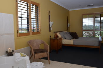 Broken View Estate - Accommodation Bookings 3