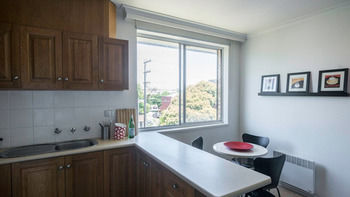 Apartment2c - Somerset - Accommodation Bookings 1