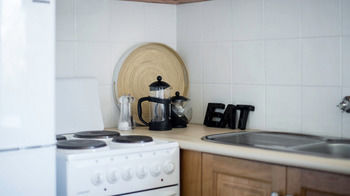 Apartment2c - Somerset - Accommodation Bookings 2