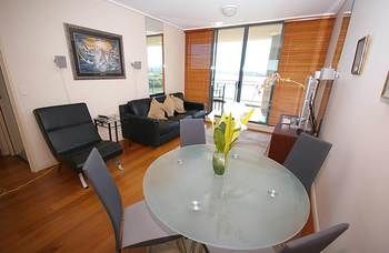 Homebush 122 Ben Furnished Apartment - Accommodation Bookings 5