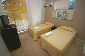 Homebush 133 Ben Furnished Apartment - Accommodation Bookings 3