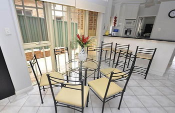 Kingsford 12 Shaw Furnished Apartment - Accommodation Bookings 3