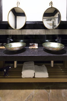 Aquila Nova Retreat - Accommodation Bookings 24