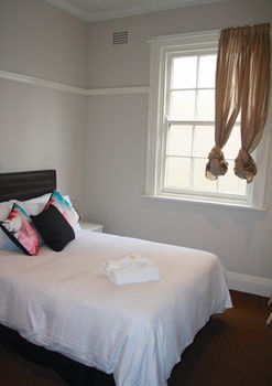 Annandale Hotel - Accommodation Bookings 8