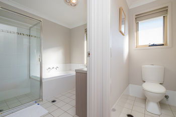 Getaway Holiday House Bankstown - Accommodation Bookings 11