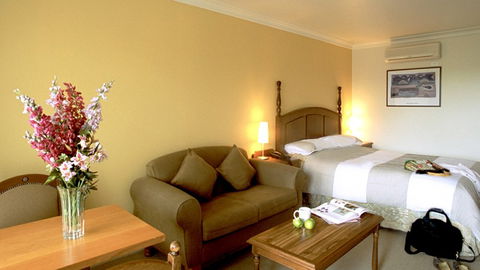 Best Western Plus The Tudor Box Hill - Accommodation Bookings 1