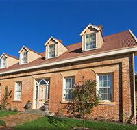Racecourse Inn - The - Accommodation Bookings