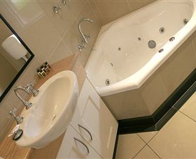 Graham Apartments - Accommodation Bookings 4