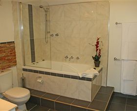 Beach Apartments - Accommodation Bookings 5