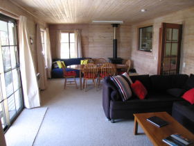 Bicheno Holiday Rentals - 27 Gordon Street - Accommodation Bookings 0
