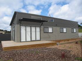 Bicheno Holiday Rentals - Hazards View Drive Coles Bay - Accommodation Bookings 0
