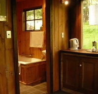 Braeside Mount Macedon Country Retreat and Bed  Breakfast - Accommodation Bookings