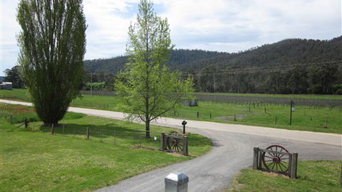 Glenmore Springs Accommodation - Accommodation Bookings 0