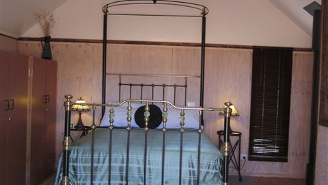 Glenmore Springs Accommodation - Accommodation Bookings 3