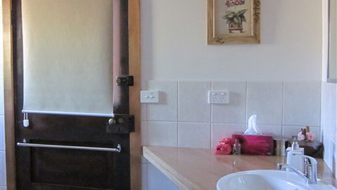 Glenmore Springs Accommodation - Accommodation Bookings 4