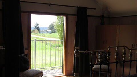 Glenmore Springs Accommodation - Accommodation Bookings 5