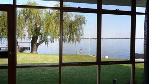 Lakeviews On Lang - Accommodation Bookings 3