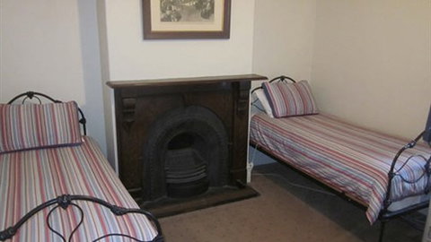 Abaleen House - Accommodation Bookings 3