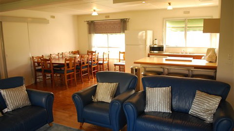 Manners In Mulwala - Accommodation Bookings 6