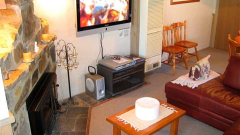 Wallace's - Crystal Creek Chalet 1 - Accommodation Bookings 1