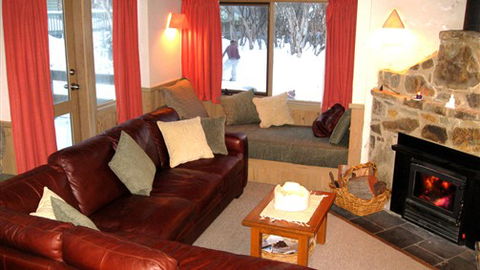 Wallace's - Crystal Creek Chalet 1 - Accommodation Bookings 2