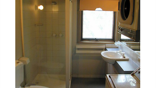 Wallace's - Crystal Creek Chalet 1 - Accommodation Bookings 4
