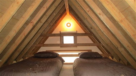 Wallace's - Crystal Creek Chalet 1 - Accommodation Bookings 5