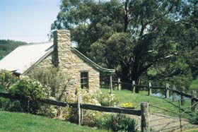 Adelaide Hills Country Cottages - Gum Tree Cottage - Accommodation Bookings 0