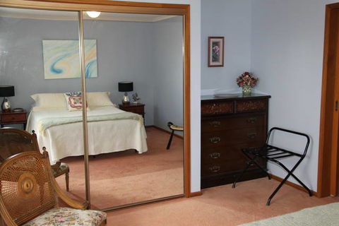 Adrienne's Place On The Hill - Accommodation Bookings 1