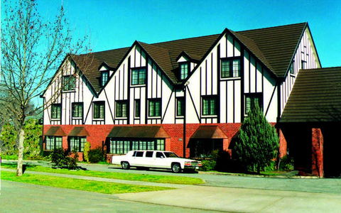 Albury Manor House - Accommodation Bookings 0