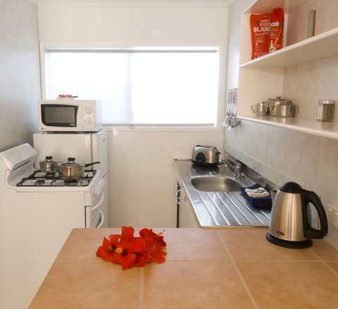 Aloha Apartments - Accommodation Bookings 5