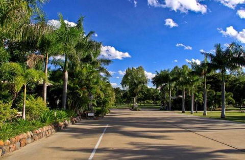 Aussie Outback Oasis Cabin & Van Village - Accommodation Bookings 2