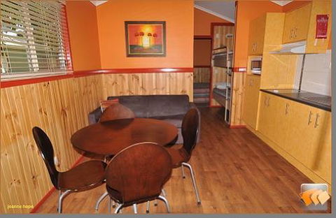 Aussie Outback Oasis Cabin & Van Village - Accommodation Bookings 3