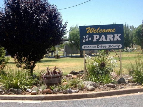 Country Club Caravan Park - Accommodation Bookings 0