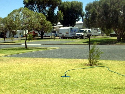 Country Club Caravan Park - Accommodation Bookings 2