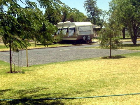 Country Club Caravan Park - Accommodation Bookings 4