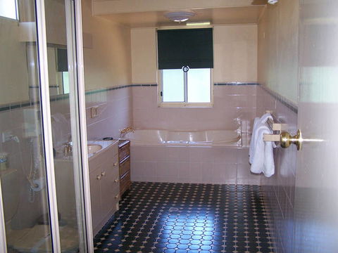 Econo Lodge Griffith Motor Inn - Accommodation Bookings 3