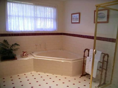 Fernglade On Menzies - Accommodation Bookings 2