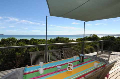Island Beach Escape - Beachcomber - Accommodation Bookings 2