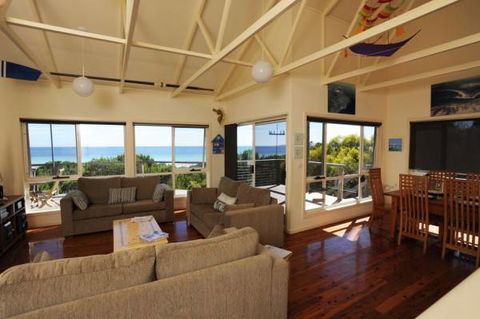 Island Beach Escape - Beachcomber - Accommodation Bookings 3