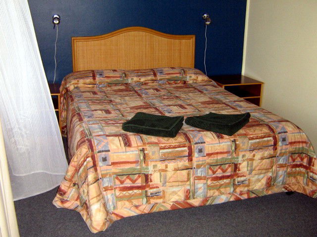 Broadbeach Waters QLD Accommodation Bookings
